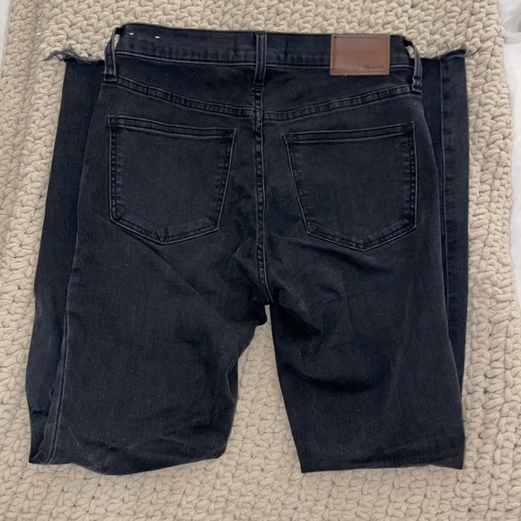 Madewell 9” high rise Distressed Skinny Jeans - Picture 4 of 4